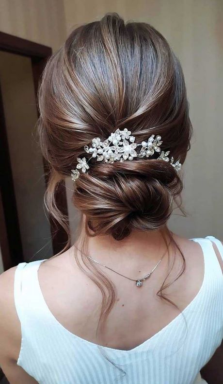 bun-hairstyle-for-wedding-49_14 Bun hairstyle for wedding