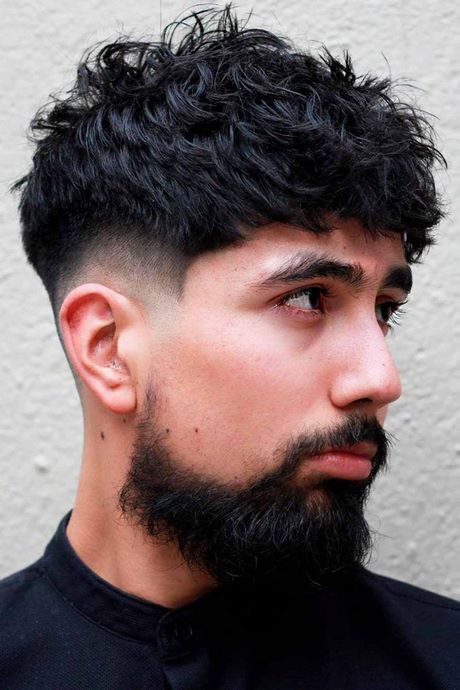 haircuts-for-men-with-wavy-hair-75_14 Haircuts for men with wavy hair