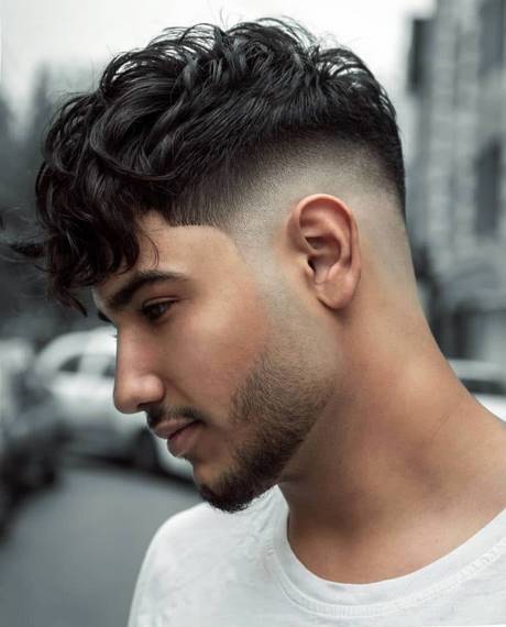 haircuts-for-men-with-wavy-hair-75_2 Haircuts for men with wavy hair
