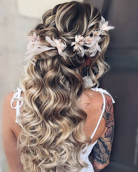 long-curly-hairstyles-for-wedding-34_12 Long curly hairstyles for wedding