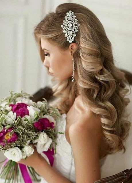 long-curly-hairstyles-for-wedding-34_15 Long curly hairstyles for wedding