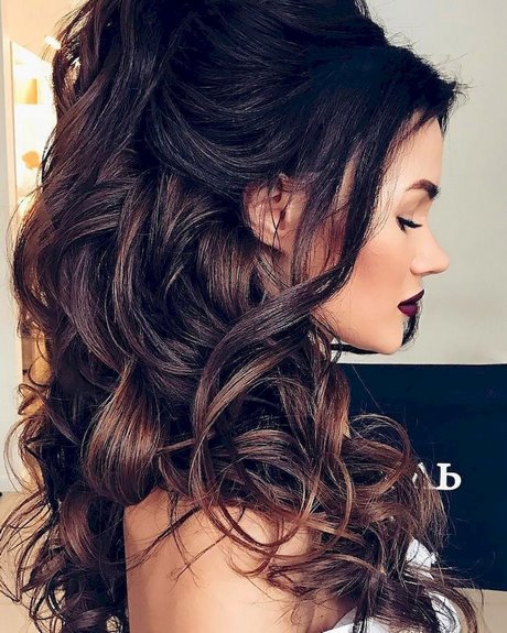 long-curly-hairstyles-for-wedding-34_17 Long curly hairstyles for wedding