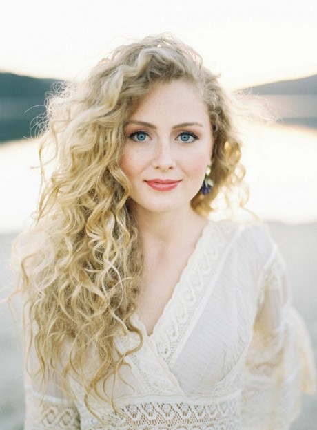 long-curly-hairstyles-for-wedding-34_2 Long curly hairstyles for wedding