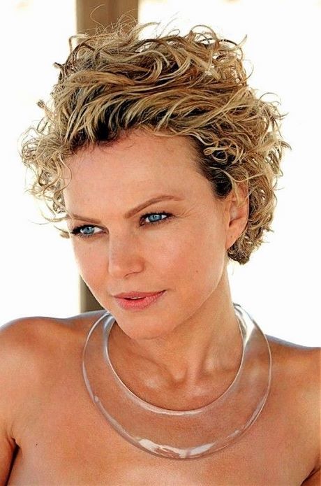 short-hairstyles-for-naturally-curly-hair-over-50-87_13 Short hairstyles for naturally curly hair over 50