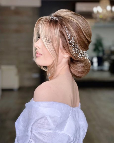 wedding-hairstyles-for-long-hair-with-fringe-62_5 Wedding hairstyles for long hair with fringe