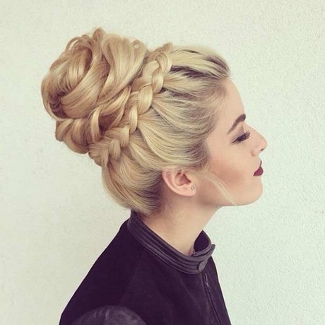 bun-updos-for-long-hair-56_4 Bun updos for long hair