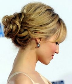 chic-updos-for-long-hair-67_10 Chic updos for long hair