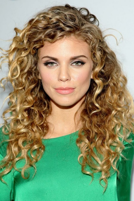 everyday-hairdos-for-curly-hair-00_12 Everyday hairdos for curly hair