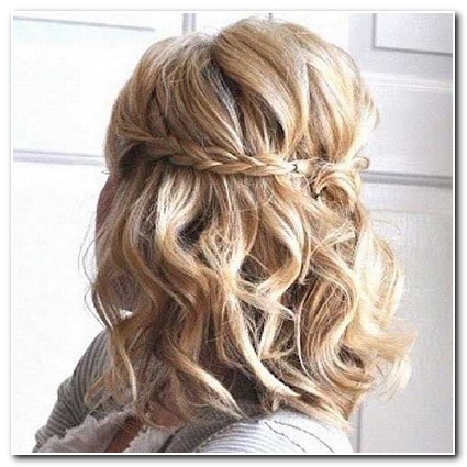 cute-half-up-hairstyles-for-short-hair-20j Cute half up hairstyles for short hair