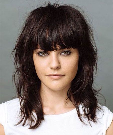 medium-length-hair-with-bangs-for-round-faces-26_5 Medium length hair with bangs for round faces