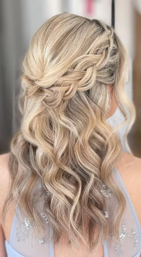 2023-prom-hairstyles-69_3-8 2023 prom hairstyles