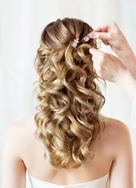 2023-prom-hairstyles-69_7-12 2023 prom hairstyles