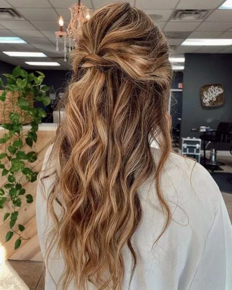 2023-prom-hairstyles-69_8-13 2023 prom hairstyles