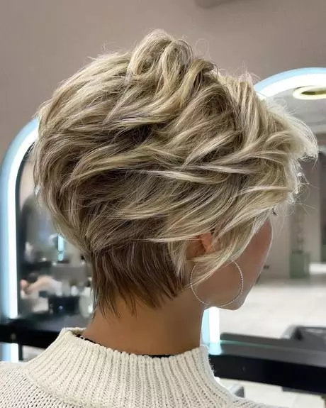 cute-short-blonde-haircuts-2023-85_12-6 Cute short blonde haircuts 2023
