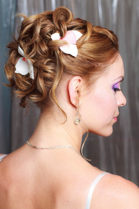 beautiful-hairstyles-for-brides-42_9 Beautiful hairstyles for brides