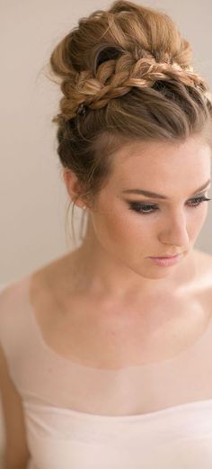 pictures-of-bridesmaid-hairstyles-35 Pictures of bridesmaid hairstyles