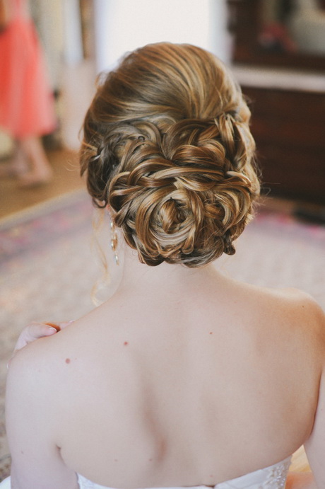 updo-hairstyles-for-long-hair-for-wedding-03_18 Updo hairstyles for long hair for wedding