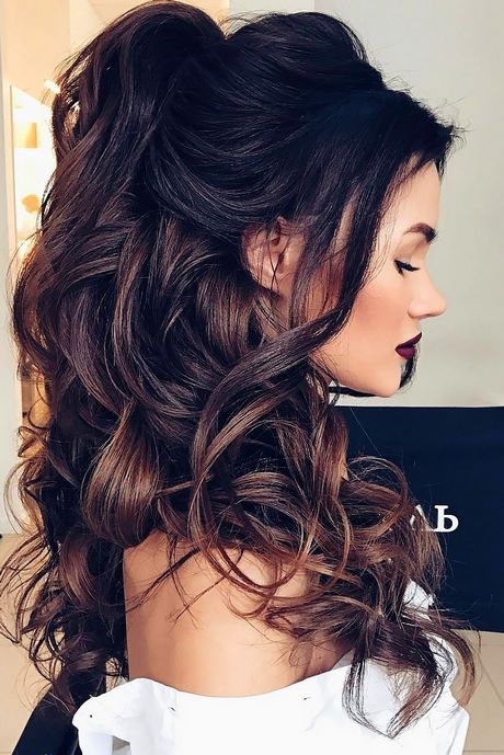 hairstyles-for-curled-hair-39_4 Hairstyles for curled hair