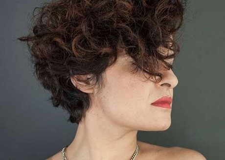 latest-short-haircuts-for-curly-hair-95_2 Latest short haircuts for curly hair