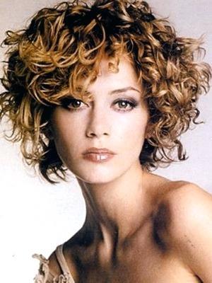 short-haircuts-for-women-with-thick-curly-hair-70_18 Short haircuts for women with thick curly hair