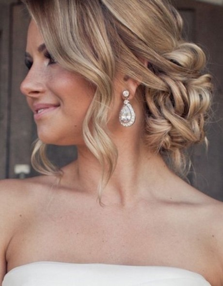 updo-bun-hairstyles-for-prom-55_7 Updo bun hairstyles for prom