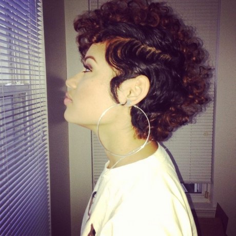 womens-short-curly-hairstyles-2018-91_12 Womens short curly hairstyles 2018