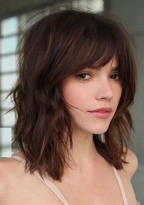 shoulder-length-haircuts-with-bangs-and-layers-55_15 Shoulder length haircuts with bangs and layers