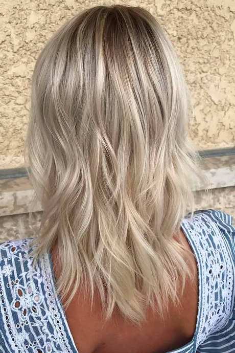 shoulder-length-hairstyles-with-long-layers-16_17 Shoulder length hairstyles with long layers