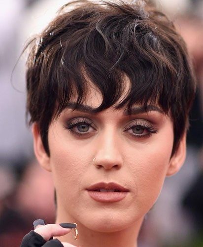 2018-short-hairstyles-with-bangs-59_17 2018 short hairstyles with bangs