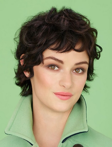 short-curly-haircuts-2018-84_10 Short curly haircuts 2018