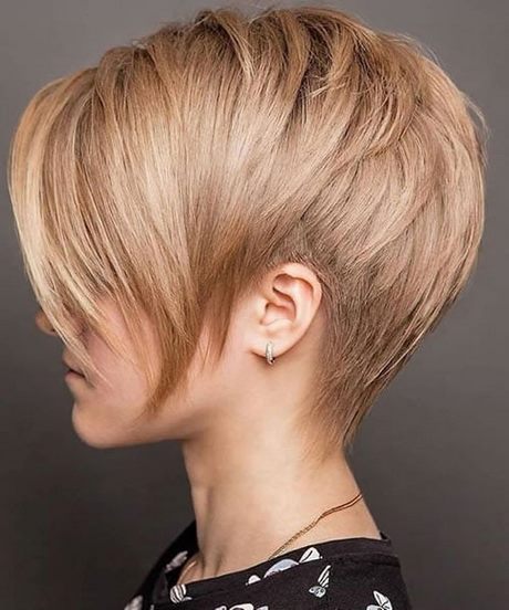 hairstyles-bobs-2022-29_16 Hairstyles bobs 2022