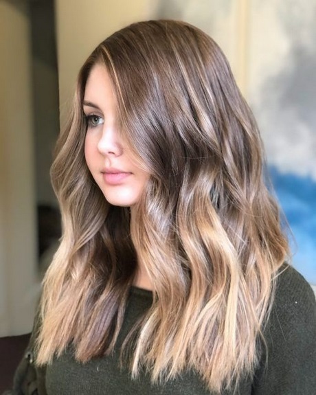 new-hairstyles-for-long-hair-2022-70_18 New hairstyles for long hair 2022