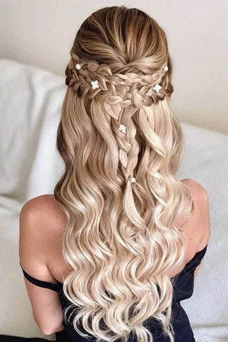 ball-hairstyles-2024-12_17-10 Ball hairstyles 2024