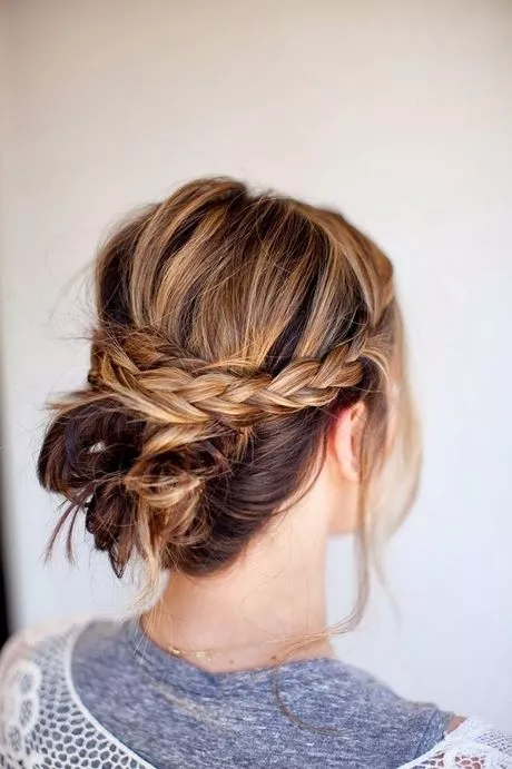popular-hairstyles-for-summer-2024-58_7-12 Popular hairstyles for summer 2024