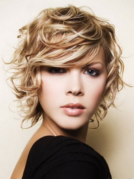curly-short-hairstyles-women-02-3 Curly short hairstyles women