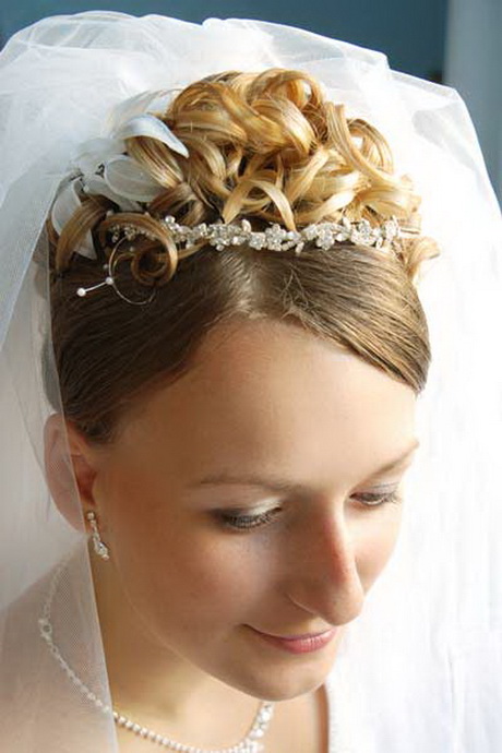 curly-updo-hairstyles-for-weddings-41-15 Curly updo hairstyles for weddings