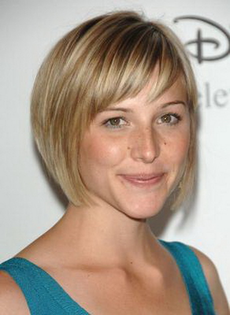 hairstyles-for-short-hair-with-bangs-94-16 Hairstyles for short hair with bangs