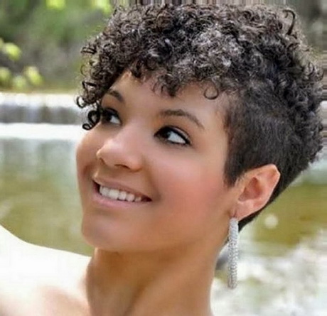 Hairstyles for short naturally curly hair