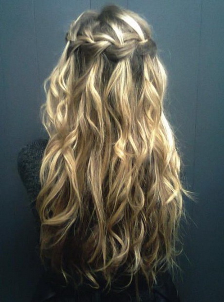 hairstyles-with-braids-and-curls-29-20 Hairstyles with braids and curls