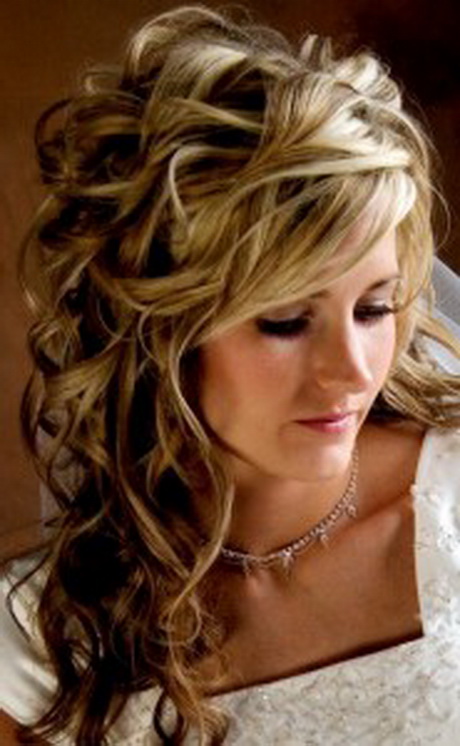 half-up-curly-wedding-hairstyles-18 Half up curly wedding hairstyles
