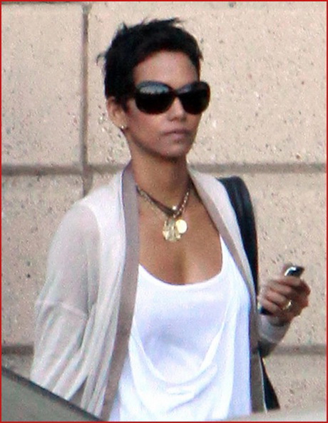 halle-berry-short-haircuts-01-12 Halle berry short haircuts