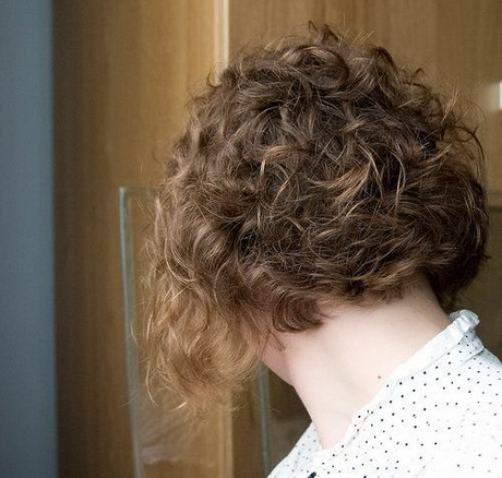 short-curly-layered-haircuts-20-17 Short curly layered haircuts