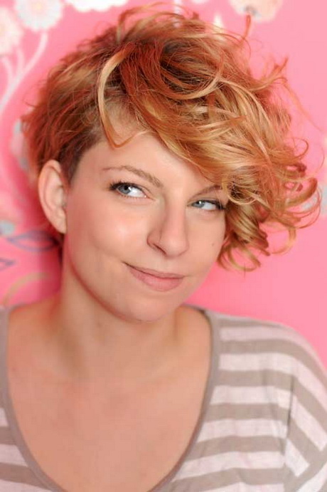 Short Hairstyles For Curly Hair Round Face Style And Beauty 