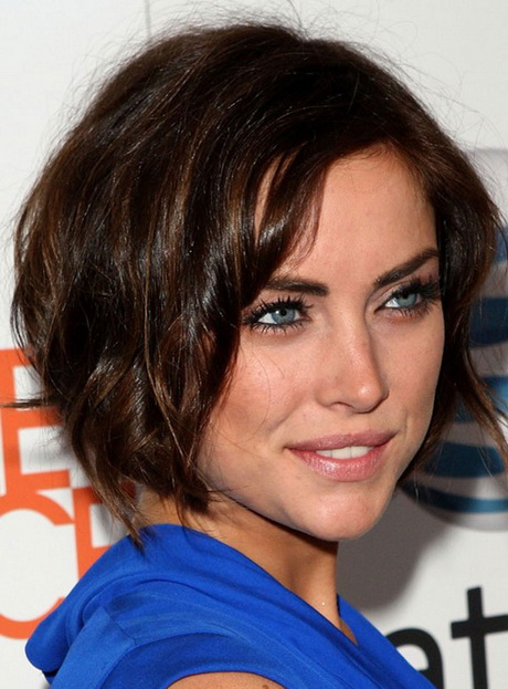 short-hairstyles-for-women-with-wavy-hair-69-15 Short hairstyles for women with wavy hair
