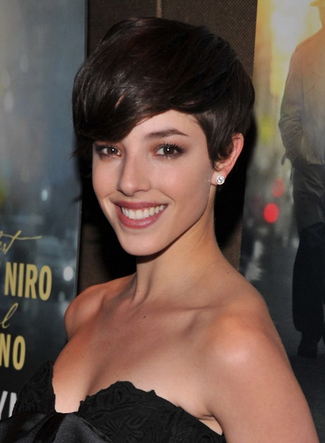 short-hairstyles-with-bangs-and-layers-74-17 Short hairstyles with bangs and layers