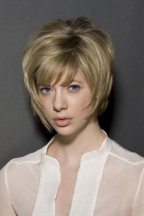 very short wedge haircut round face