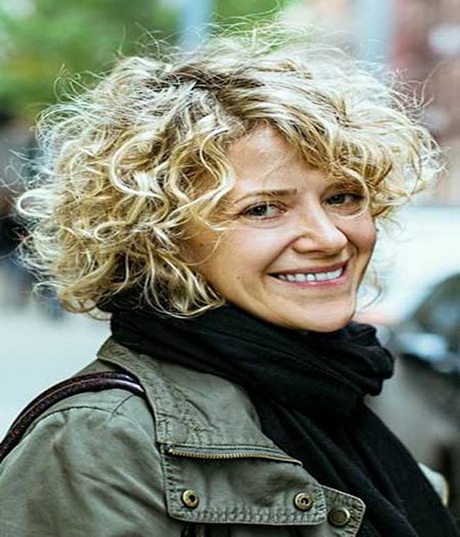 short-curly-hairstyles-for-women-2015-28-8 Short curly hairstyles for women 2015