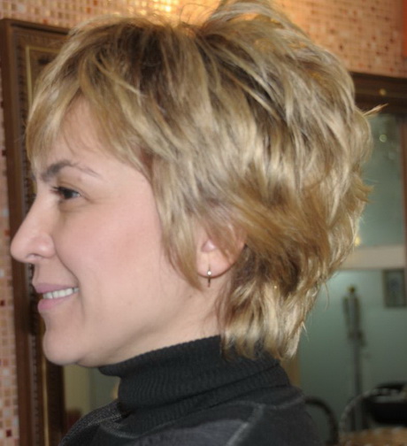 short-layered-haircut-women-81_18 Short layered haircut women