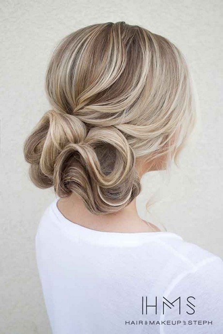 hairstyle-for-bride-2017-43_20 Hairstyle for bride 2017