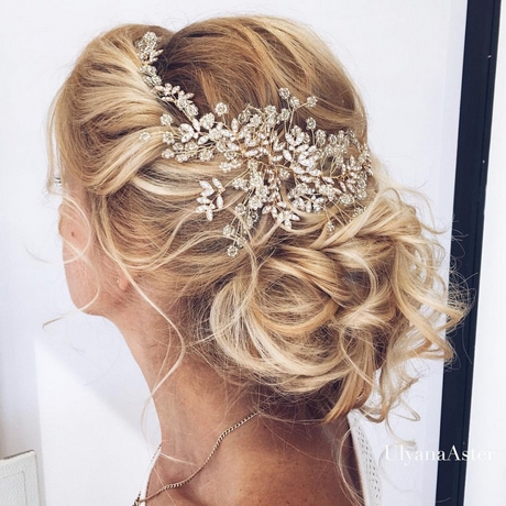 bridesmaids-hairstyles-2019-14_18 Bridesmaids hairstyles 2019